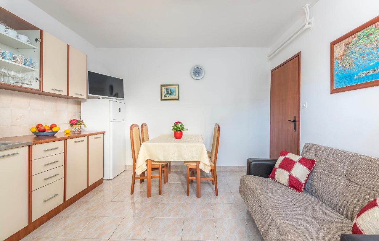 Apartments Feniks ポレッチ エクステリア 写真