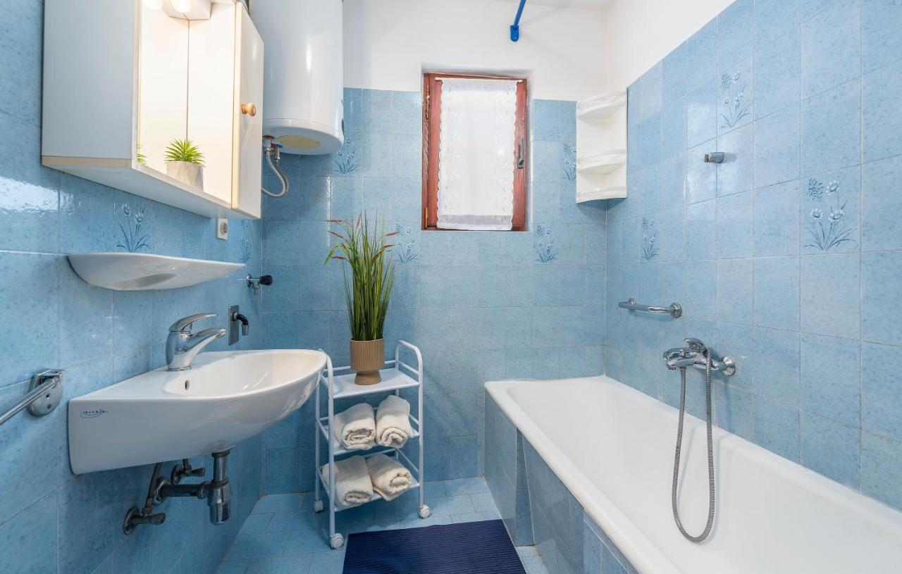 Apartments Feniks ポレッチ エクステリア 写真