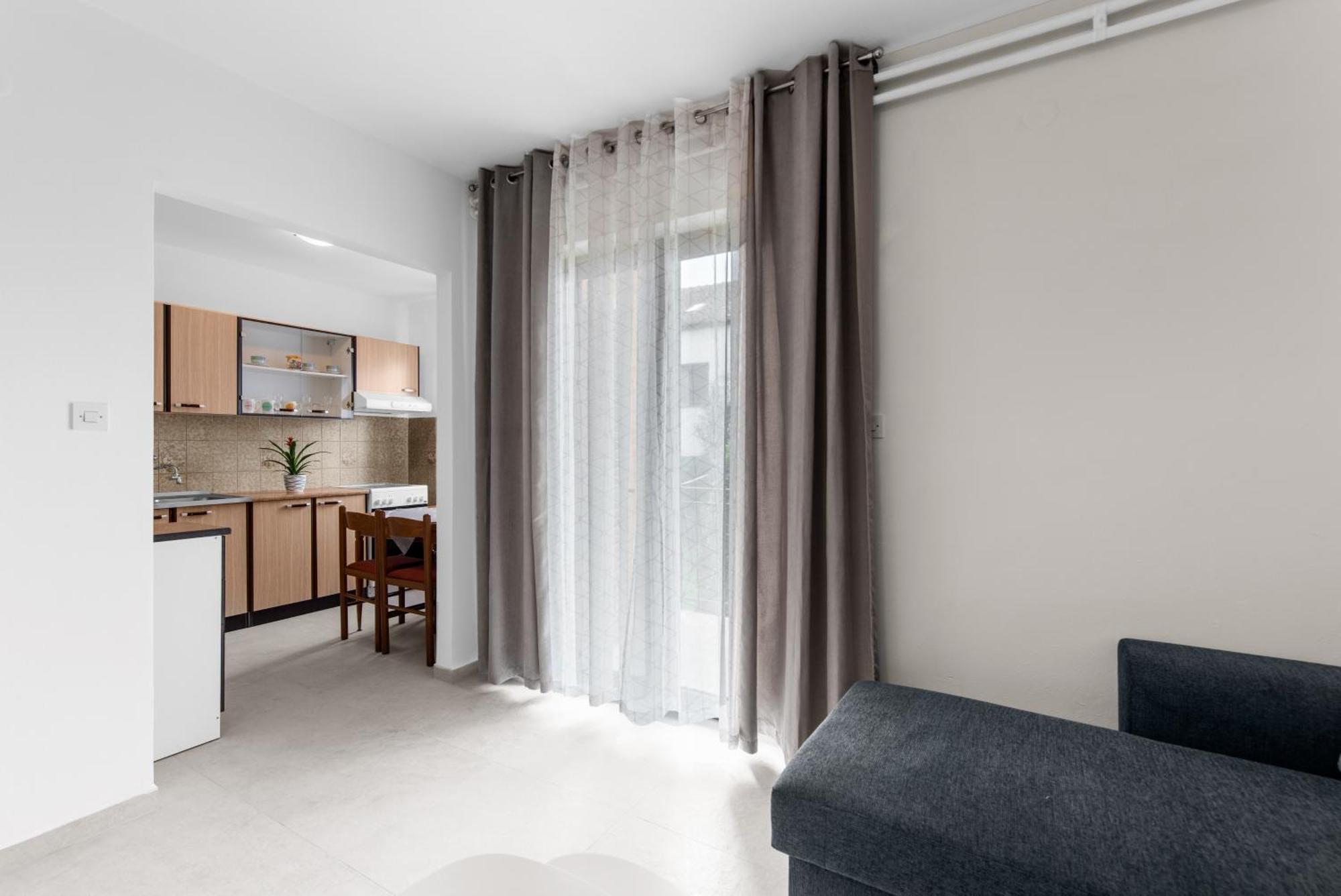 Apartments Feniks ポレッチ エクステリア 写真